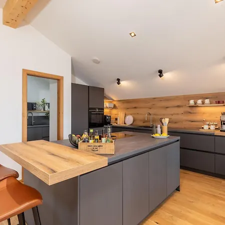 Apartamento Chiemgauloft , 5 Sterne Am Chiemsee Übersee